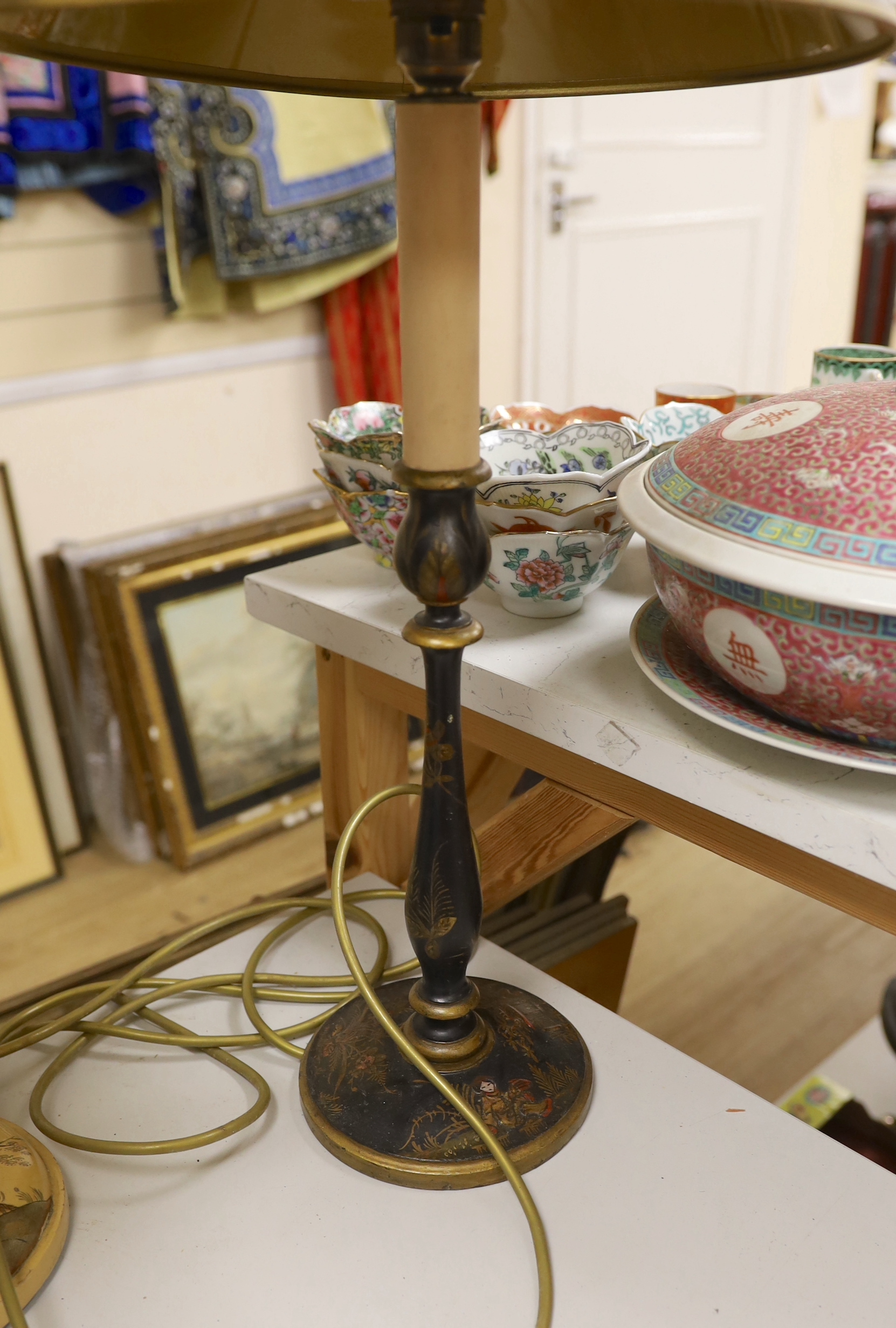 Two chinoiserie japanned table lamps and another